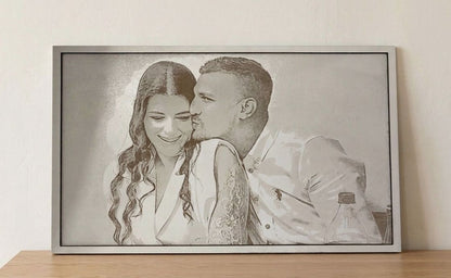 Personalizirana gravirana fotografija na drvetu kao poklon za Valentinovo